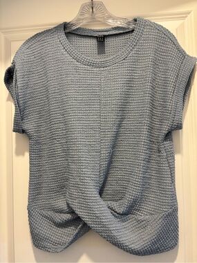 SHEIN Powder Blue Textured Twist-Hem Short Sleeve Top
